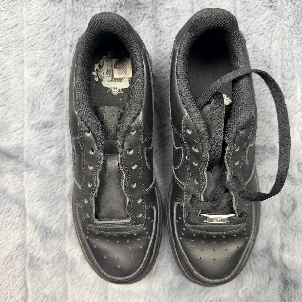 Nike Air Force 1 LE GS Triple Black Leather Sneakers DH2920-001 Kids 4.5Y